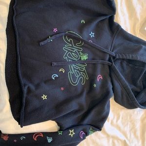 larray girlies cropped hoodie